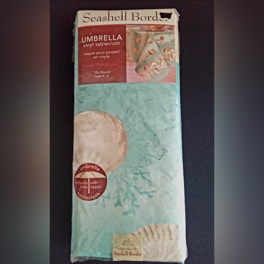 NWT Vinyl Outdoor Umbrella Hole Tablecloth Beachy Shells 70" Round BB&B Zipper